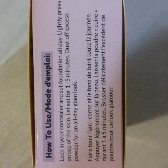 Face powder never opened by Kim chi - Picture 4 of 4